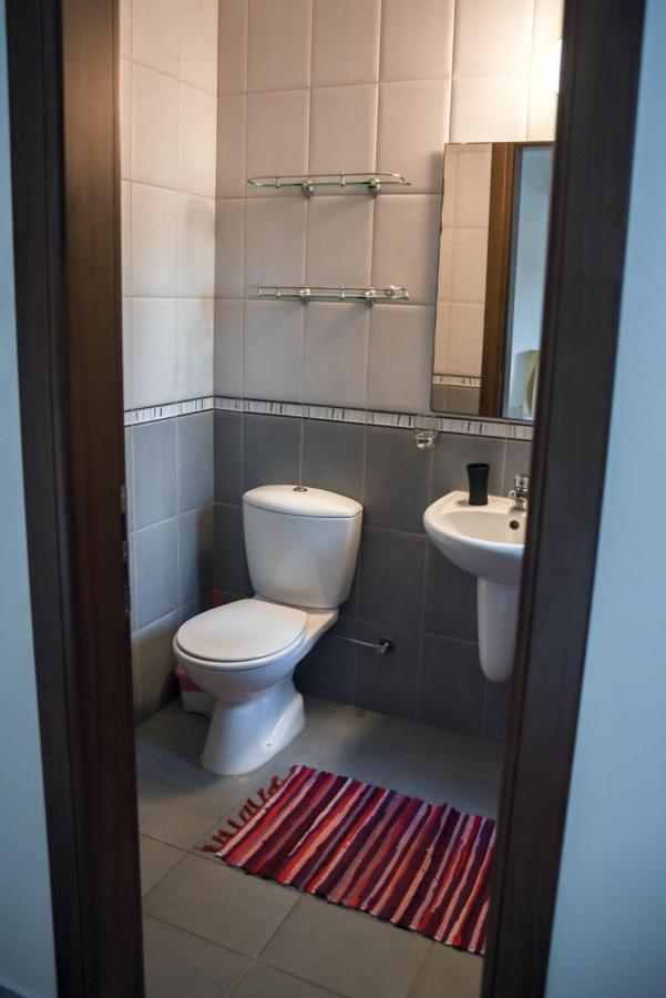 Beautiful Apartment Near The Sea And A Large Private Garden Paphos Buitenkant foto