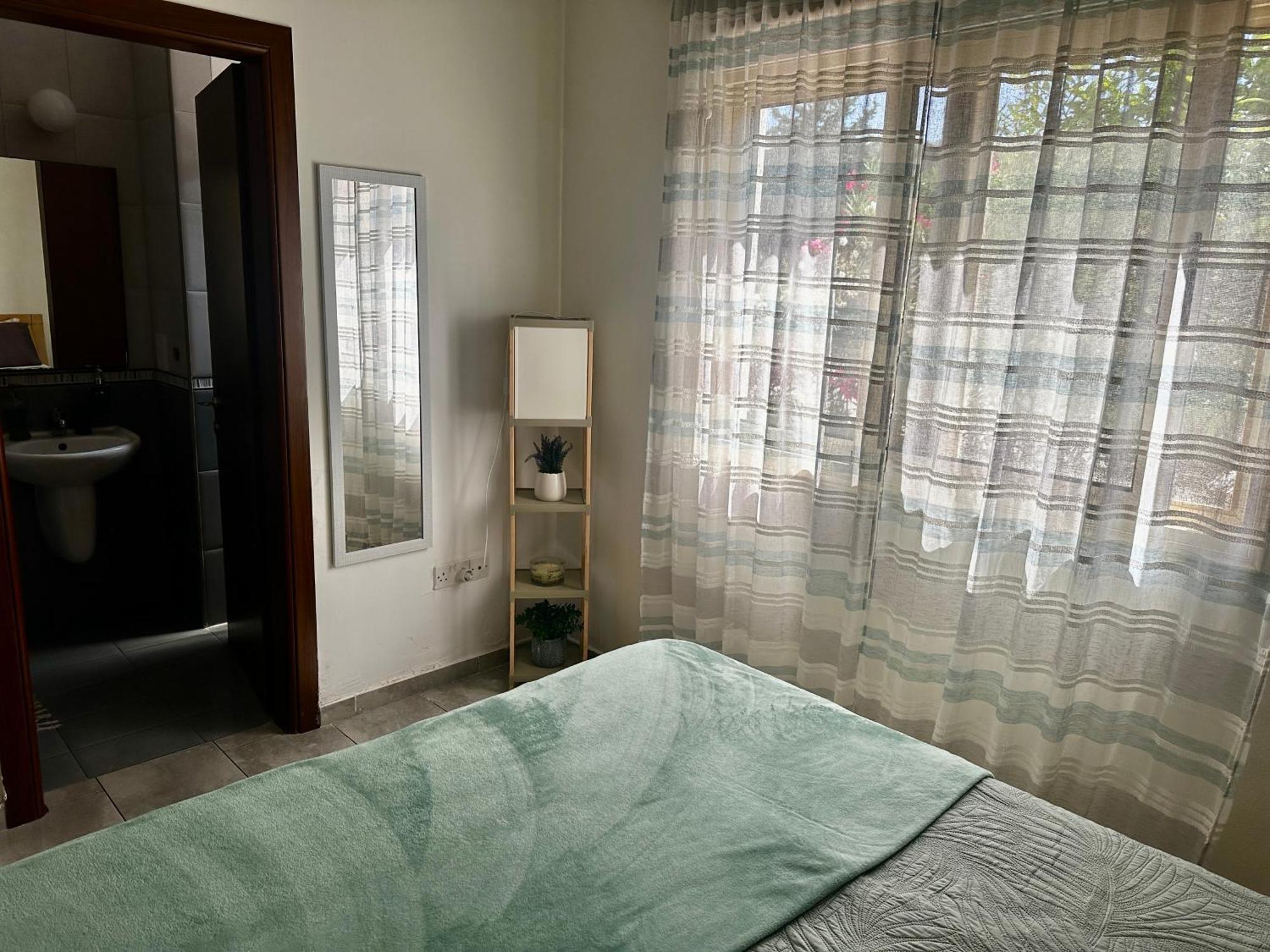 Beautiful Apartment Near The Sea And A Large Private Garden Paphos Buitenkant foto
