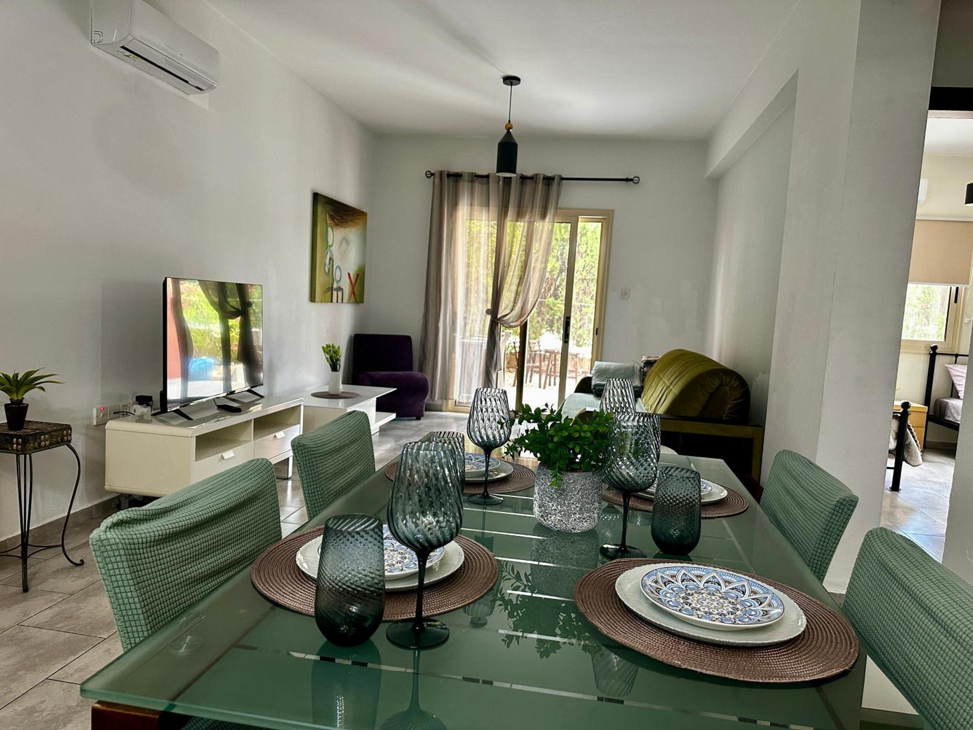 Beautiful Apartment Near The Sea And A Large Private Garden Paphos Buitenkant foto